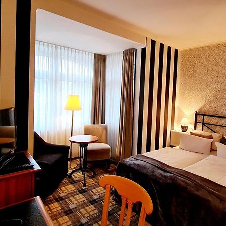 Hotel Schieferhof - Glaslust Neuhaus am Rennweg Ngoại thất bức ảnh