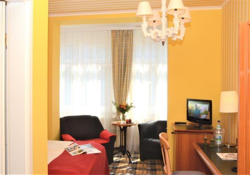 Hotel Schieferhof - Glaslust Neuhaus am Rennweg Ngoại thất bức ảnh