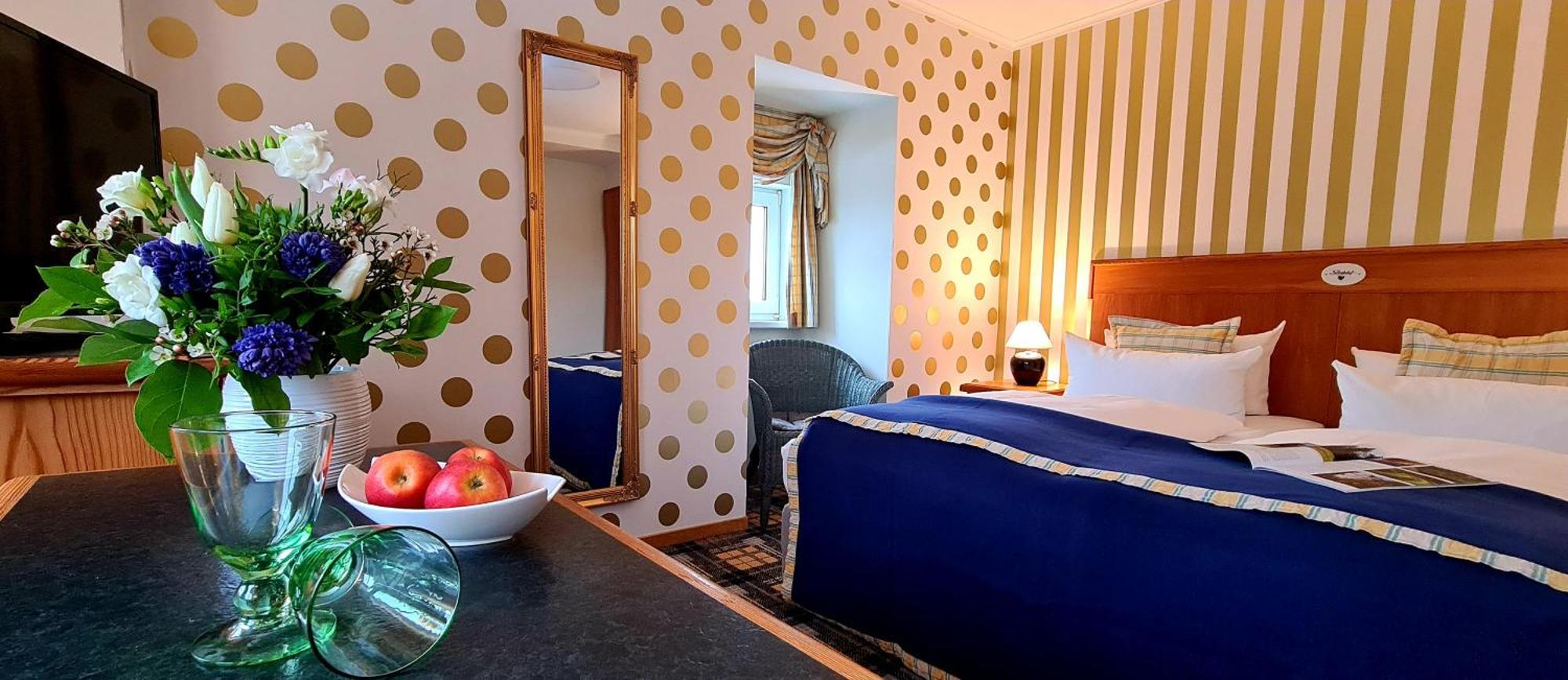Hotel Schieferhof - Glaslust Neuhaus am Rennweg Ngoại thất bức ảnh
