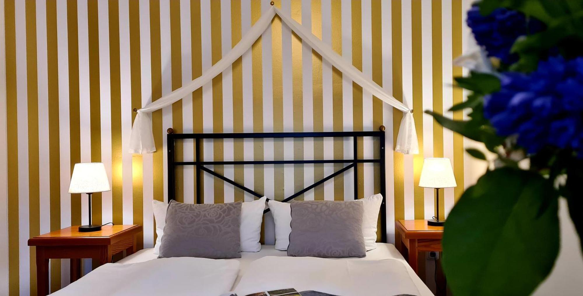 Hotel Schieferhof - Glaslust Neuhaus am Rennweg Ngoại thất bức ảnh