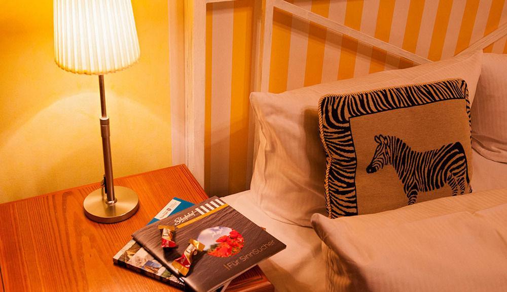 Hotel Schieferhof - Glaslust Neuhaus am Rennweg Ngoại thất bức ảnh